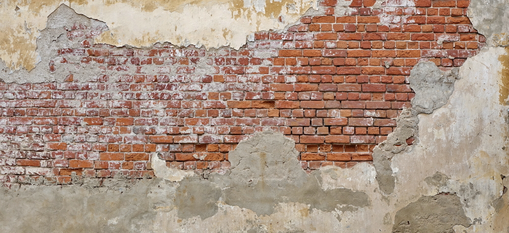 construction d'un mur en briques de parement